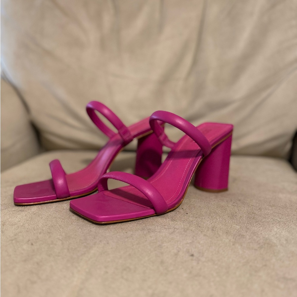 Schutz Ully Hot Pink Heels size 8